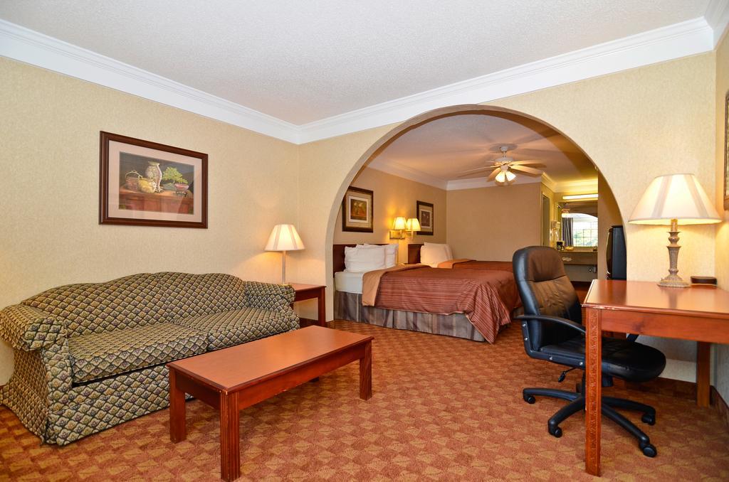 Peach State Inn & Suites Hawkinsville Esterno foto
